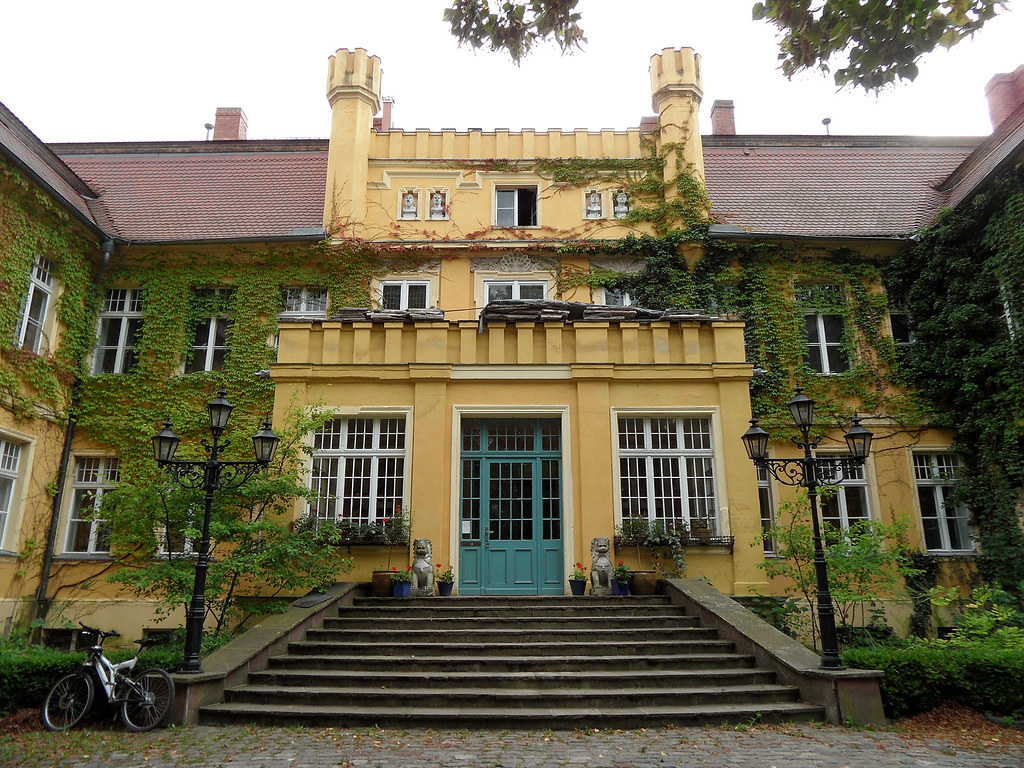 Now a day later! Yale Alley Cats give a concert in Schloss Wartin