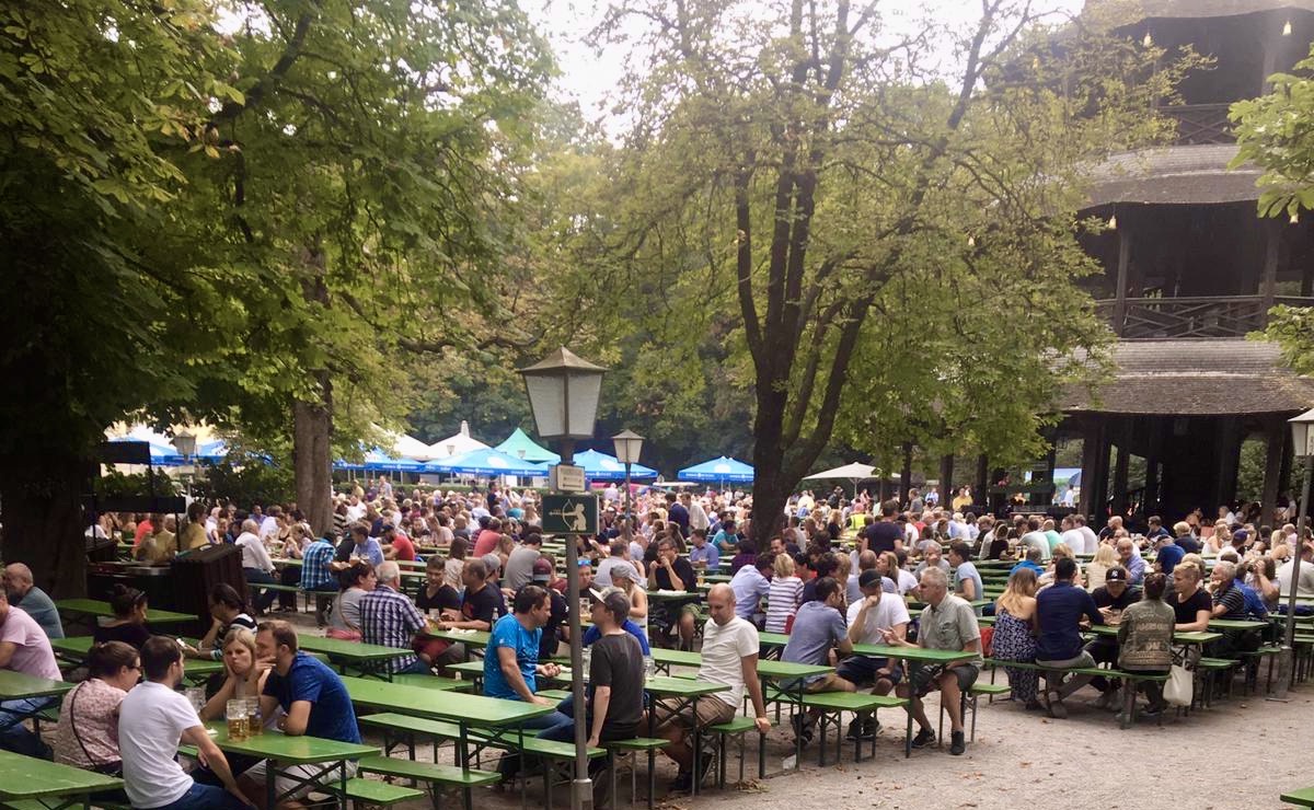 Yale Club Beer Garden Stammtisch in Munich